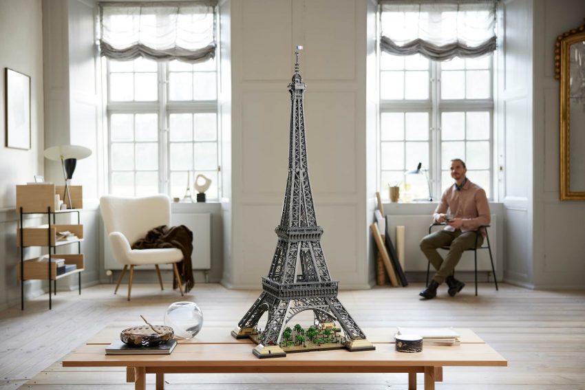 Lego Torre Eiffel esposta